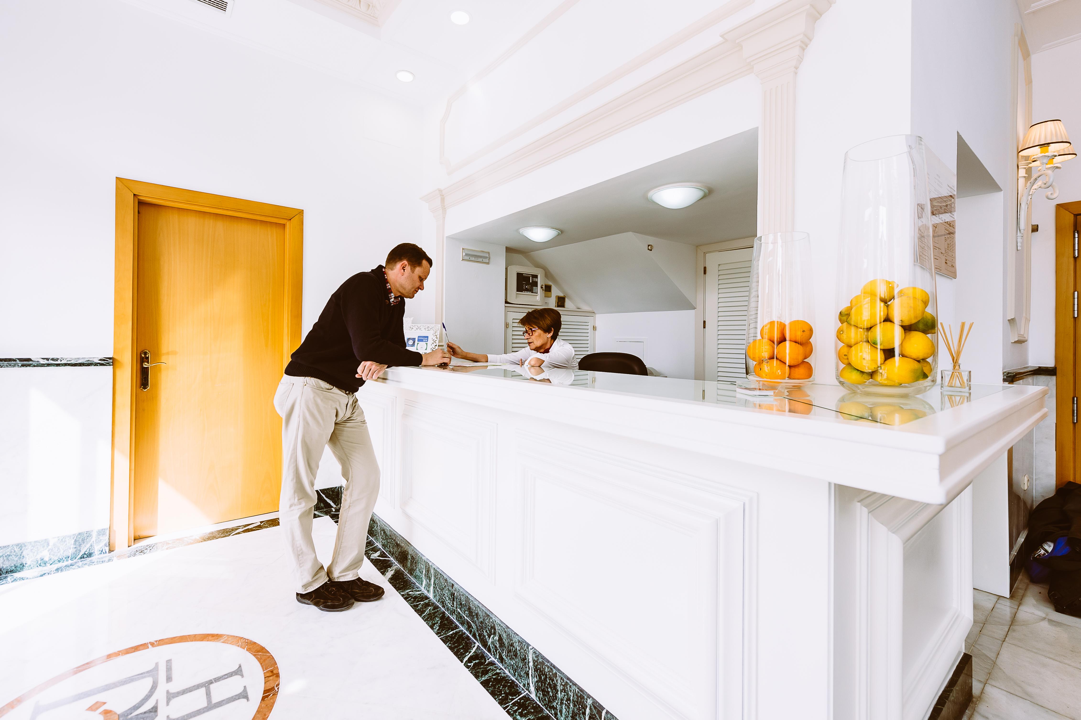 Basic Hotel Dona Manuela Seville Luaran gambar