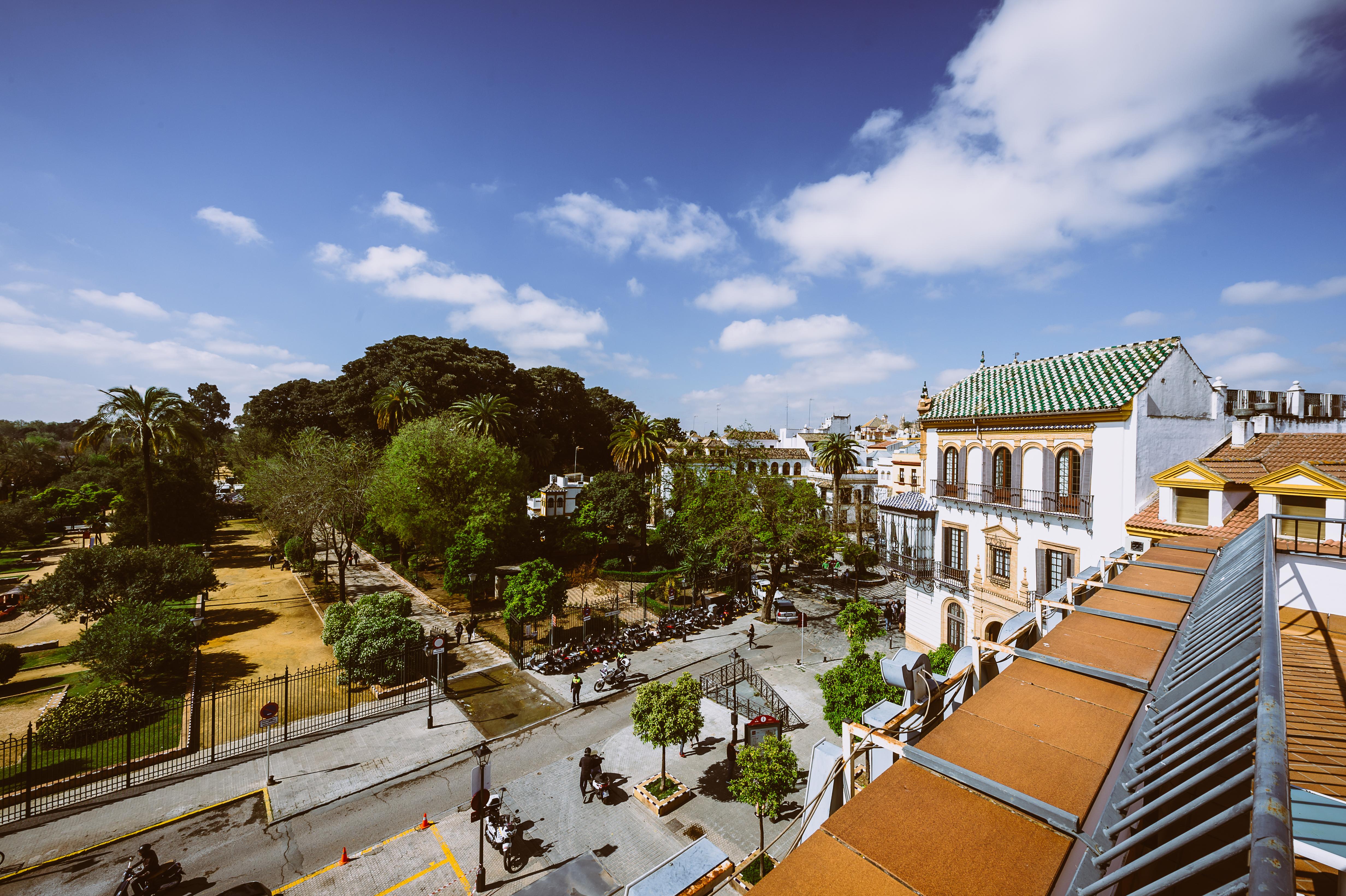 Basic Hotel Dona Manuela Seville Luaran gambar