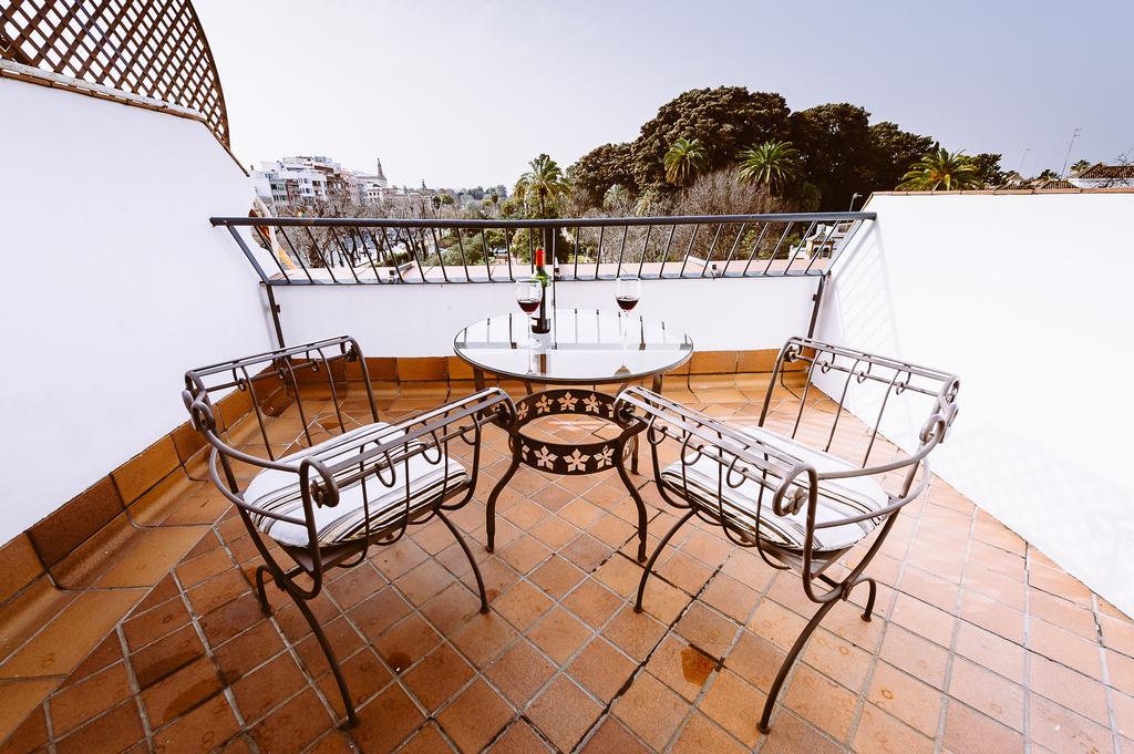 Basic Hotel Dona Manuela Seville Luaran gambar