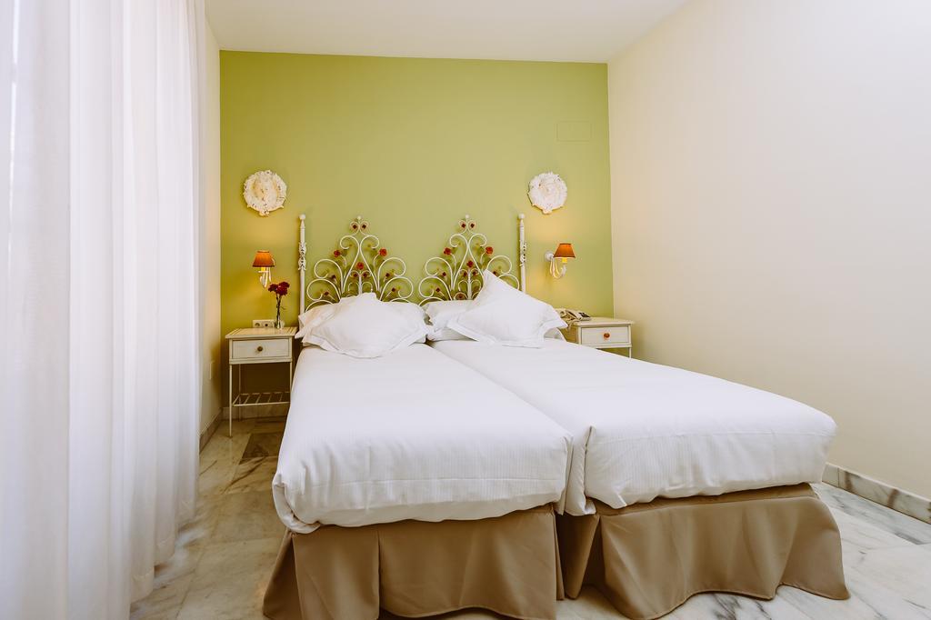 Basic Hotel Dona Manuela Seville Luaran gambar